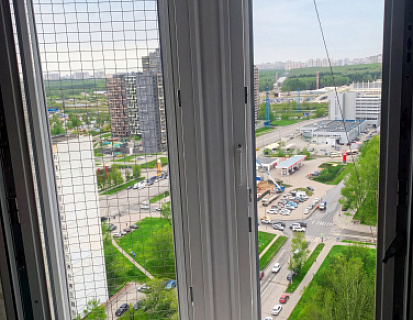 Металлическая решетка в пол